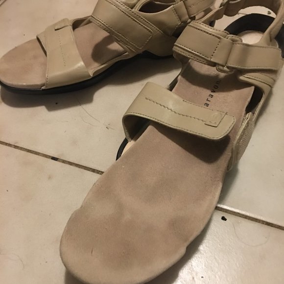 Aravon Orthotic bed Sandals - Picture 2 of 3